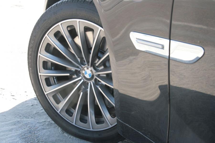  BMW 750iL 2009 года  (фото 28 из 30)